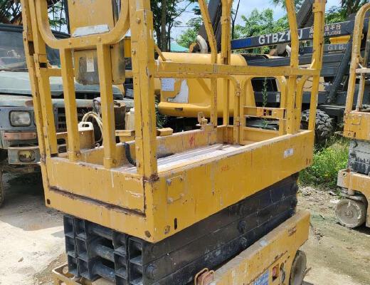 徐工GTJZ0607剪叉式高空作业平台