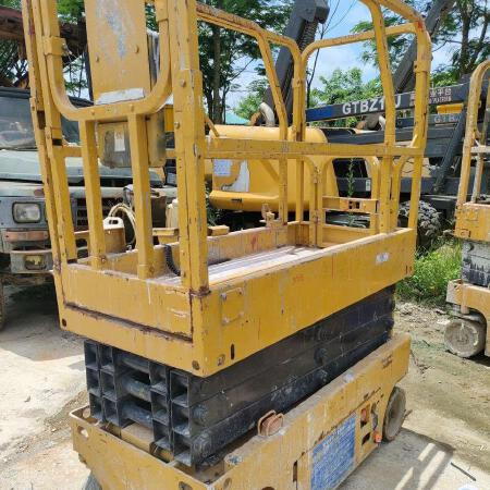 徐工GTJZ0607剪叉式高空作业平台