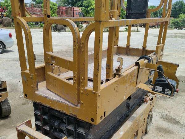 徐工GTJZ0607剪叉式高空作業(yè)平臺