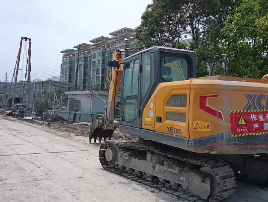 徐工XE135G履帶式挖掘機