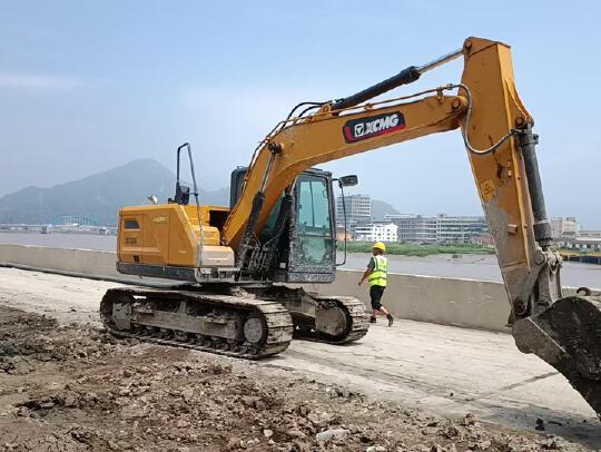 徐工XE135G履帶式挖掘機