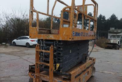 徐工GTJZ1212剪叉式高空作業(yè)平臺(tái)