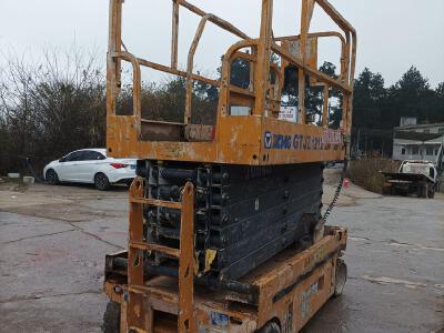 徐工GTJZ1212剪叉式高空作業(yè)平臺