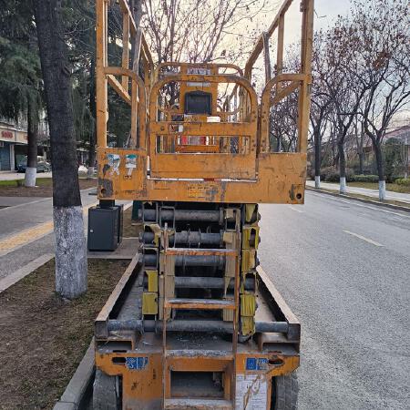 徐工GTJZ1212剪叉式高空作业平台