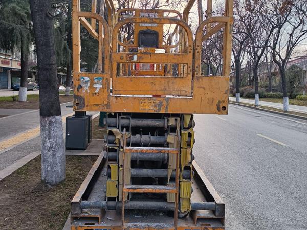 徐工GTJZ1212剪叉式高空作業平臺