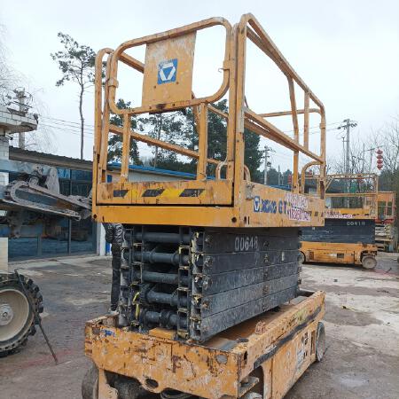 徐工GTJZ1212剪叉式高空作业平台