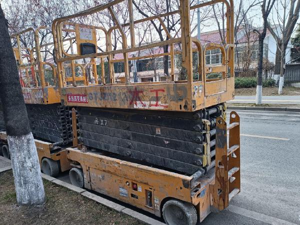 徐工GTJZ1212剪叉式高空作業(yè)平臺