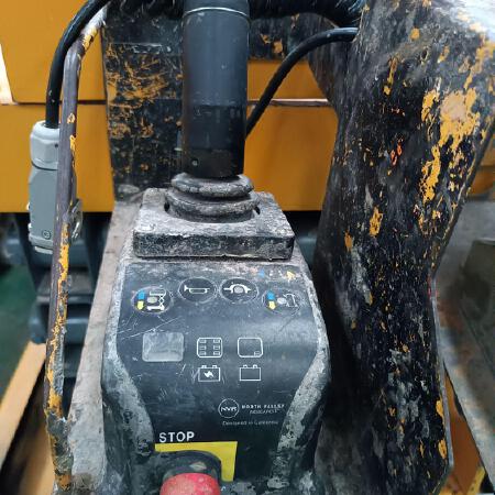 徐工GTJZ1412剪叉式高空作业平台