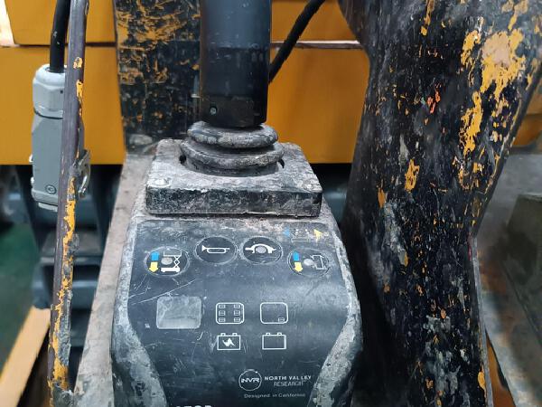 徐工GTJZ1412剪叉式高空作業(yè)平臺