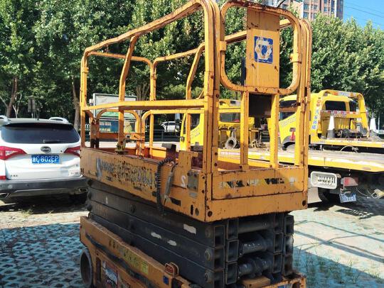 徐工GTJZ0808剪叉式高空作業(yè)平臺