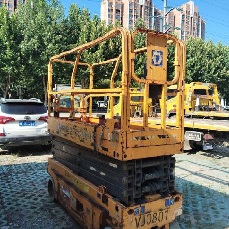 徐工GTJZ0808剪叉式高空作业平台