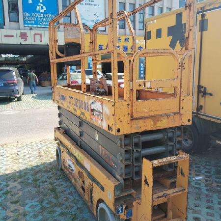 徐工GTJZ0808剪叉式高空作业平台