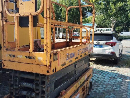 徐工GTJZ0808剪叉式高空作業(yè)平臺