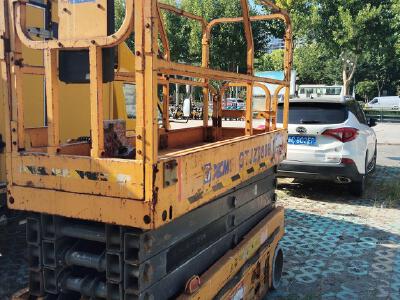 徐工GTJZ0808剪叉式高空作業(yè)平臺(tái)