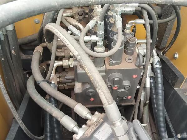 徐工XE135G履帶式挖掘機