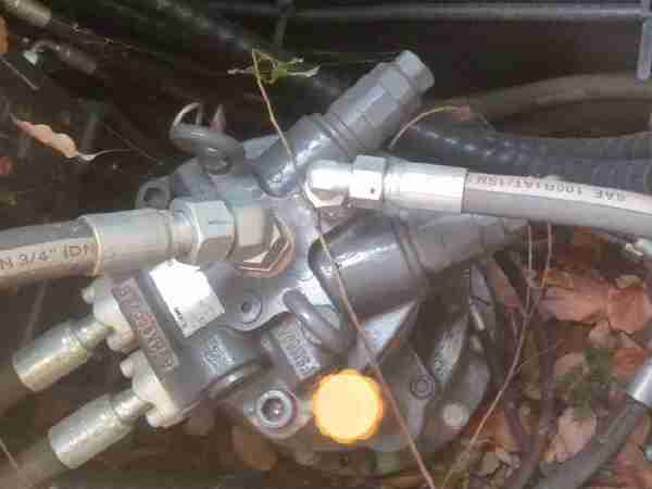 徐工XE135G履带式挖掘机