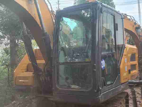 徐工XE135G履带式挖掘机