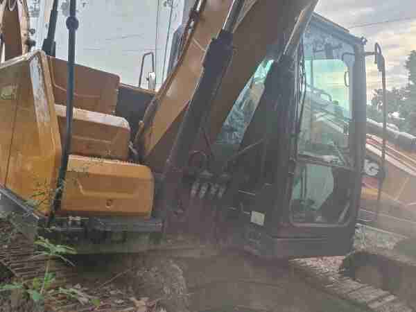 徐工XE135G履带式挖掘机