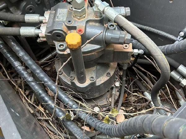 徐工XE135G履带式挖掘机