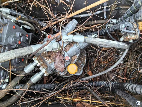 徐工XE135G履帶式挖掘機