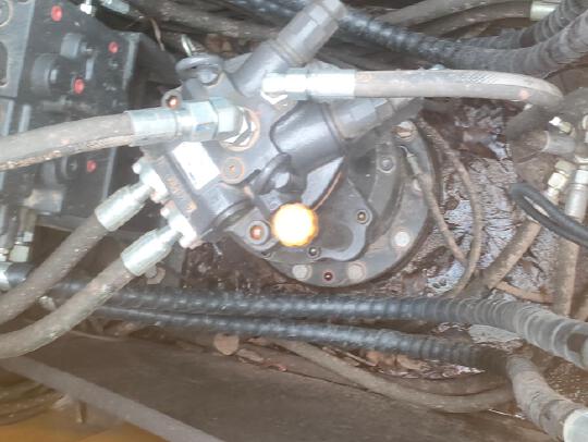 徐工XE135G履带式挖掘机