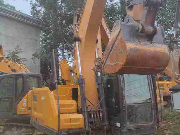 徐工XE135G履带式挖掘机