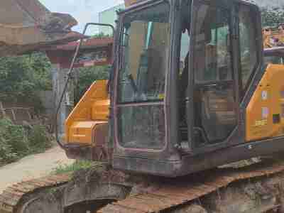 徐工XE135G履带式挖掘机