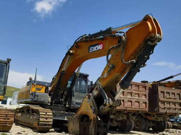 徐工XE550DK履帶式挖掘機