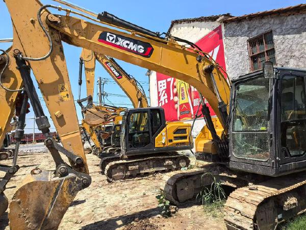 徐工XE135G履帶式挖掘機