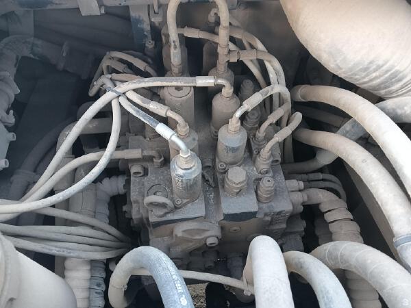 徐工XE550DK履帶式挖掘機