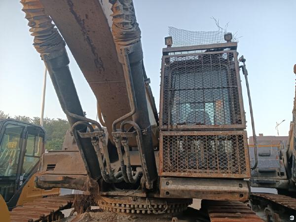 徐工XE550DK履帶式挖掘機