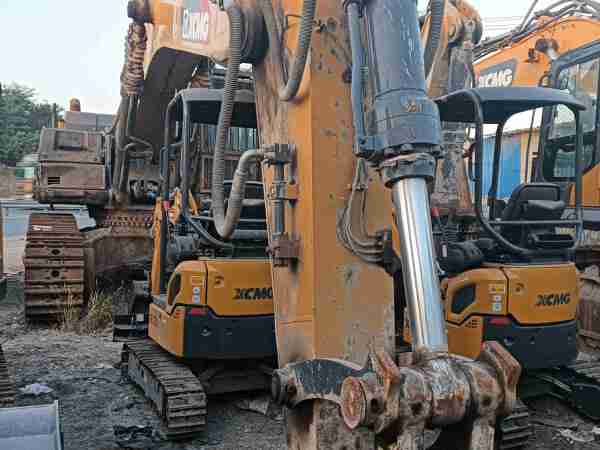 徐工XE550DK履帶式挖掘機