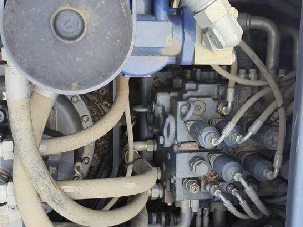 徐工XE550DK履带式挖掘机