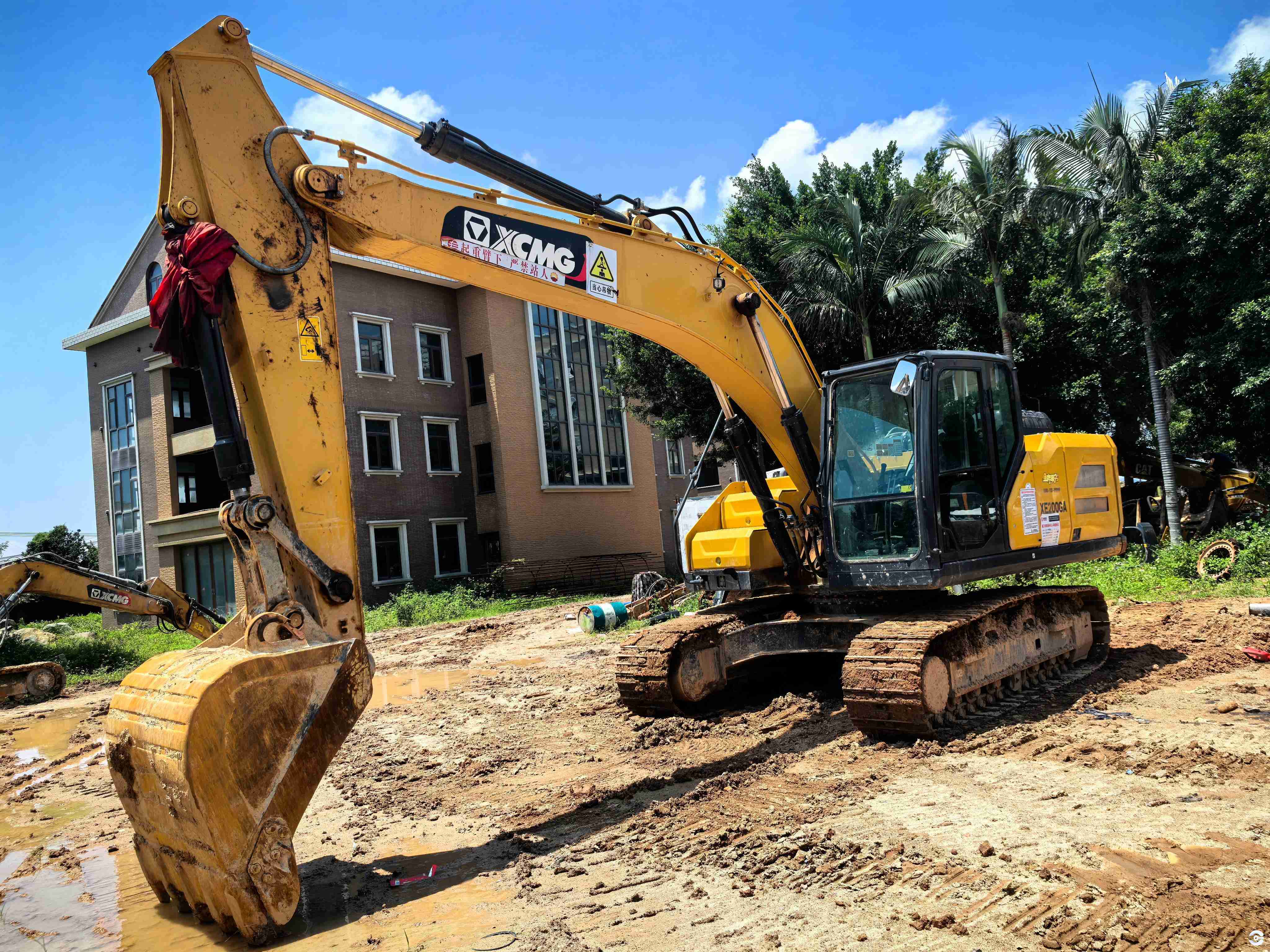 徐工XE200GA履带式挖掘机