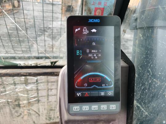 徐工XE490DK履带式挖掘机