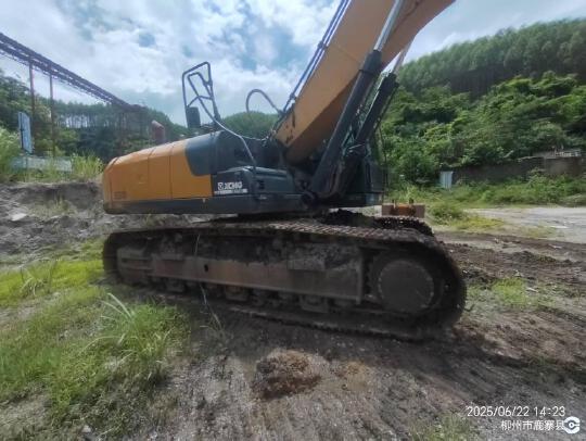 徐工XE370D履帶式挖掘機