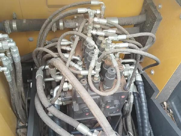 徐工XE135G履帶式挖掘機(jī)