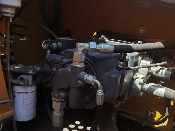 徐工XE135G履帶式挖掘機