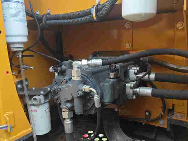 徐工XE135G履帶式挖掘機