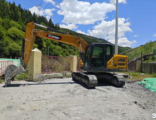 徐工XE135G履带式挖掘机