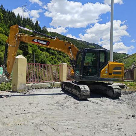 徐工XE135G履带式挖掘机