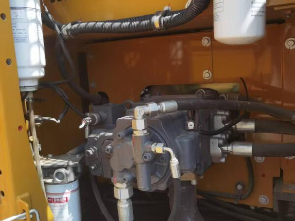 徐工XE135G履带式挖掘机