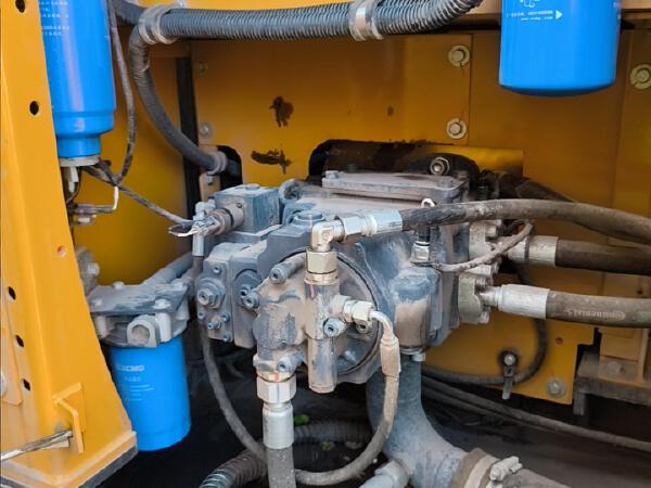 徐工XE135G履带式挖掘机