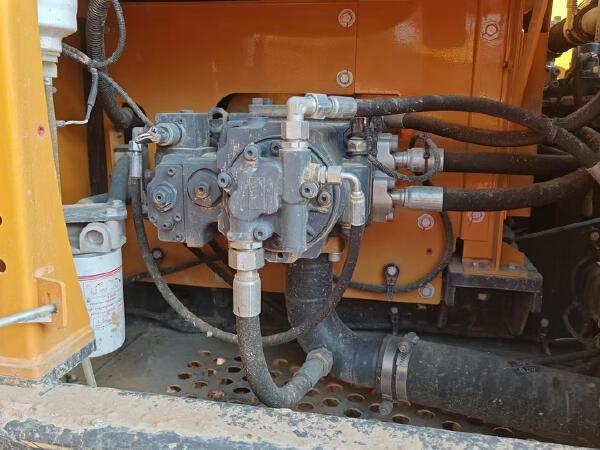 徐工XE135G履帶式挖掘機