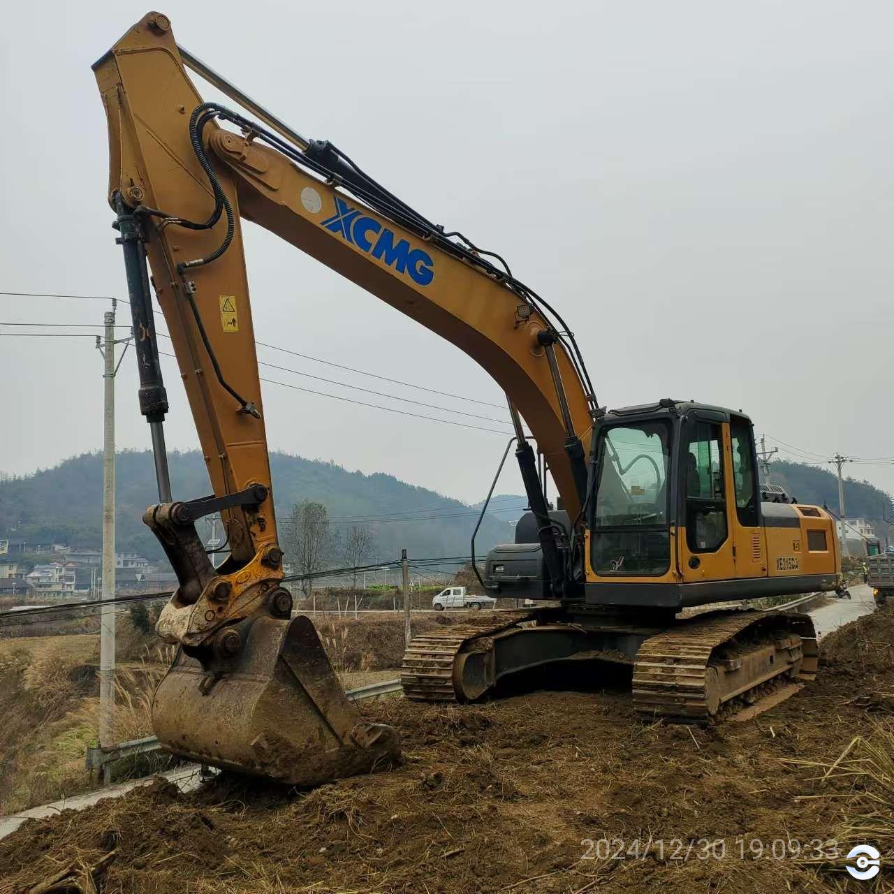 徐工XE215DA履帶式挖掘機