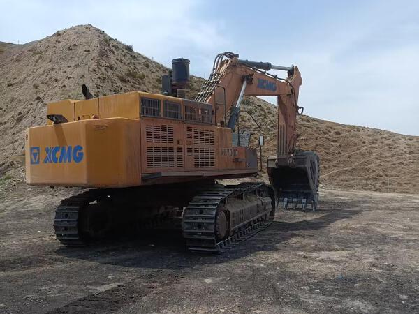 徐工XE700D履帶式挖掘機(jī)