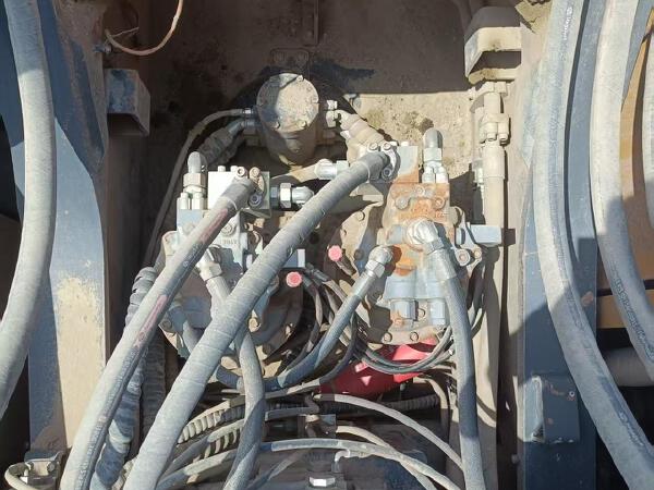 徐工XE700D履帶式挖掘機