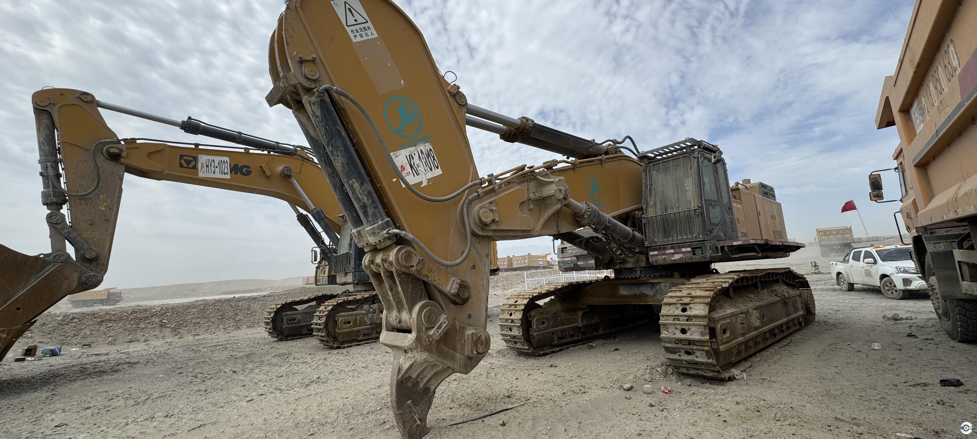 徐工XE900D履帶式挖掘機