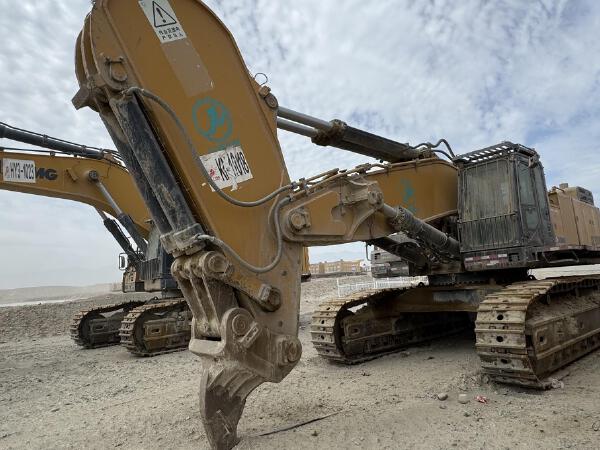 徐工XE900D履帶式挖掘機
