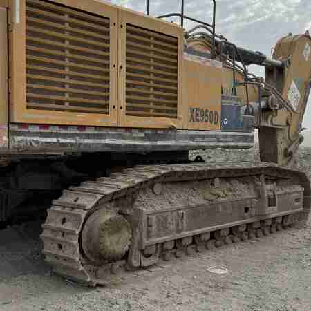 徐工XE900D履带式挖掘机